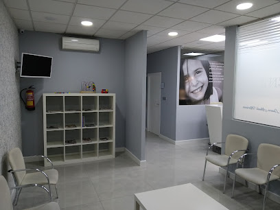Mengíbar - ALBALA MORIANA, ANA LAURA - Centro Dental
