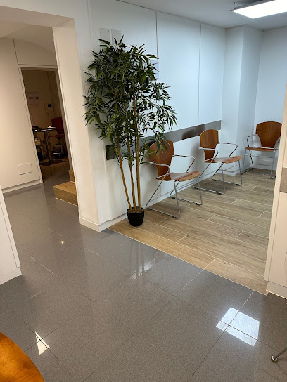 Pozuelo de Alarcón - ANA MARIA DEL SOCORRO FERNANDEZ CLAVE - Centro Dental
