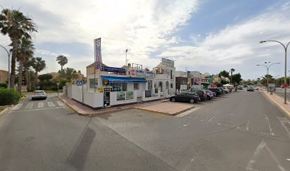 Torrevieja - CARREDENT BRITISH DENTAL PRACTICE 2008 SLP - Centro Dental