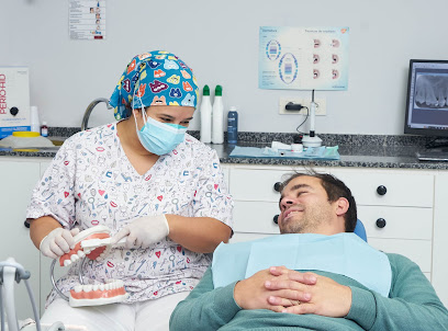 San Cristóbal de La Laguna - CLINICA DENTAL ANA MARIA Y GORETTI - Centro Dental