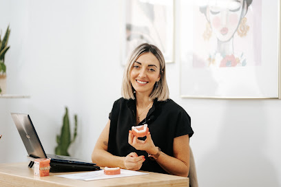 Almoradí - CLINICA DENTAL ANGELA FERRANDEZ, ORTODONCIA Y ESTETICA - Centro Dental