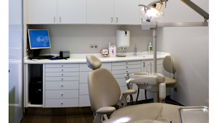 A Coruña - CLINICA DENTAL AUGUSTO LOROÑO - Centro Dental