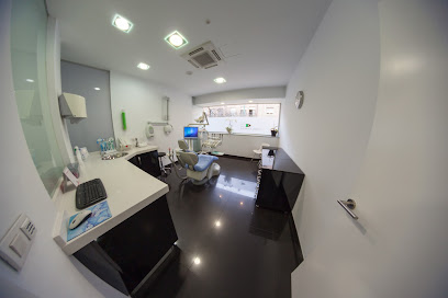 Valladolid - CLINICA DENTAL CANAL Y PELAZ - Centro Dental