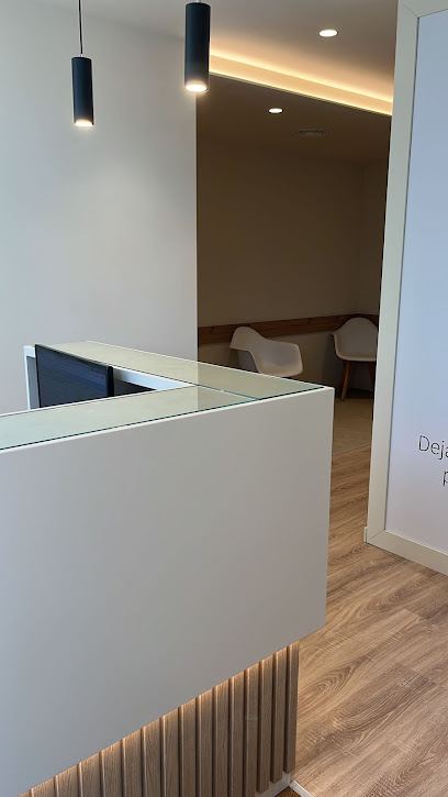 Sant Boi de Llobregat - CLINICA DENTAL CARMEN ALVAREZ MARCOS - Centro Dental