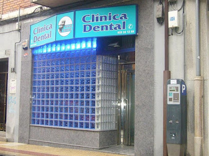 Salamanca - CLINICA DENTAL DE D. GLORIA MARIA PARIENTE HUEBRA - Centro Dental