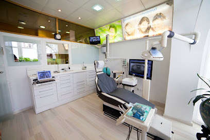 Barcelona - CLINICA DENTAL DISEÑO DE SONRISAS - Centro Dental