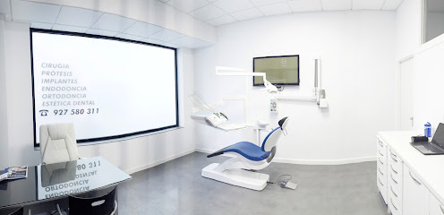 Valencia de Alcántara - CLINICA DENTAL DR. FERNANDEZ BLANCO - Centro Dental