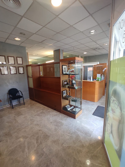 Sant Boi de Llobregat - CLINICA DENTAL DR. HERRAEZ-DRS. TONDO - Centro Dental