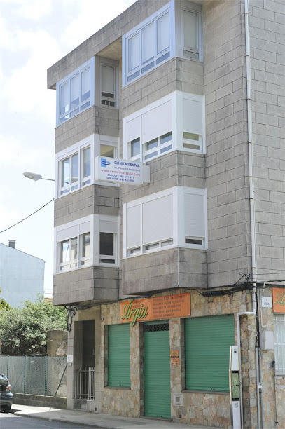 Oleiros - CLINICA DENTAL DRA. MONSERRAT MACENLLE GARCIA - Centro Dental