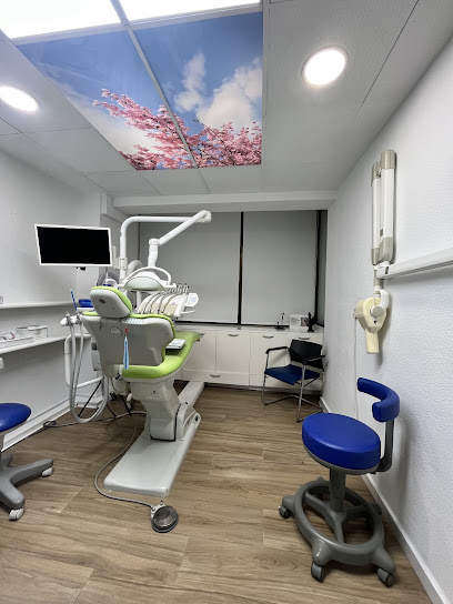 Murcia - CLINICA DENTAL DR ALEJANDRO LOPEZ GOMEZ - Centro Dental