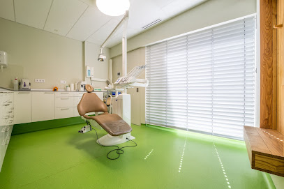 Melide - CLINICA DENTAL JOSE ANTONIO SANCHEZ VIZCAINO - Centro Dental