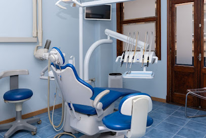 A Coruña - CLINICA DENTAL LUCIA IRIBARREN MACIAS - Centro Dental
