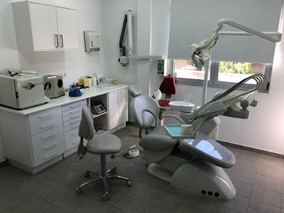 Oleiros - CLINICA DENTAL MARIO AQUILES BELLO CERDEIRO - Centro Dental