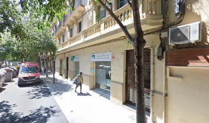 L' Hospitalet de Llobregat - CLINICA DENTAL MARTINEZ BALLESTER - Centro Dental