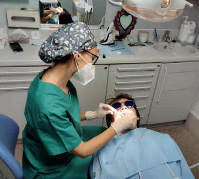 Sant Cugat del Vallès - CLINICA DENTAL NAYRA GRAU MARRERO - Centro Dental