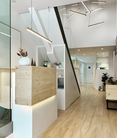 A Coruña - CLINICA DENTAL NICOLAS OUBIÑA - Centro Dental