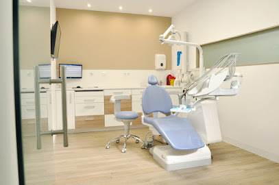 Badalona - CLINICA DENTAL PLE DE SOMRIURES, S.L.P. - Centro Dental
