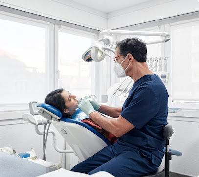 A Coruña - CLINICA DENTAL RAMON GARCIA LALINDE - Centro Dental