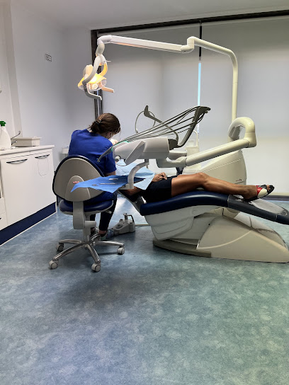 Cee - CLINICA DENTAL SAUDENTAL - Centro Dental