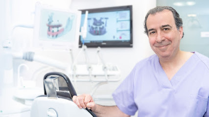 Cájar - CLINICA MEDICO DENTAL DR. ARTURO MARTOS FOSELA - Centro Dental