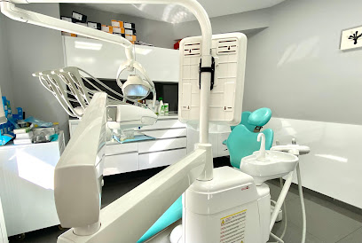 Jaén - DEL PUERTO TAPIADOR, MARIA EULALIA - Centro Dental