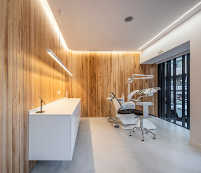 Santiago de Compostela - ESTUDIO DE ORTODONCIA ALBA BELLO - Centro Dental