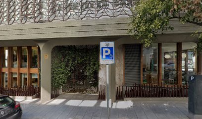 Madrid - FERNANDO DEL RIO HIGHSMITH - Centro Dental