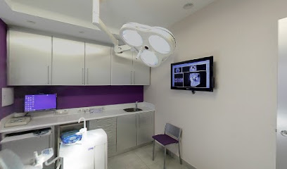 Sevilla - GARCIA CALDERON, MANUEL LUIS Y COMPAGNI MORALES, ROSARIO - Centro Dental
