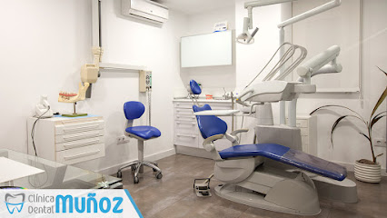 Almería - PAULA DE LOS DOLORES MUÑOZ DE LA CASA - Centro Dental