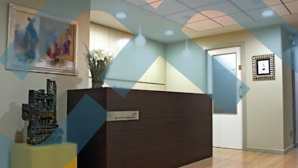 Noia - POLICLINICA DENTAL B. MARTIN - Centro Dental