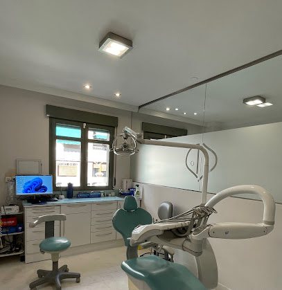 Granada - MAª VICTORIA OLMEDO GAYA - Centro Dental